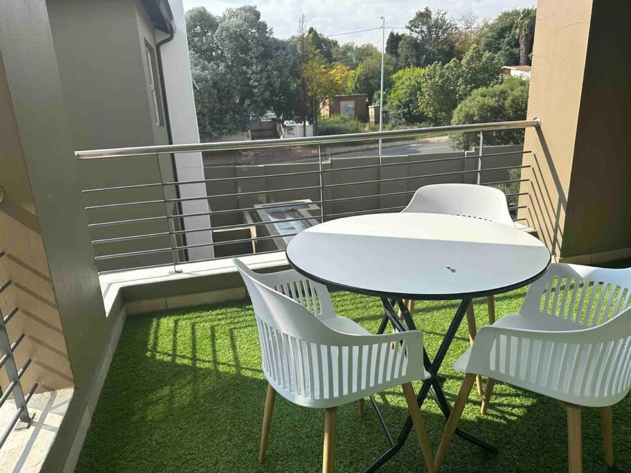Bryanston Penthouse Apartamento *