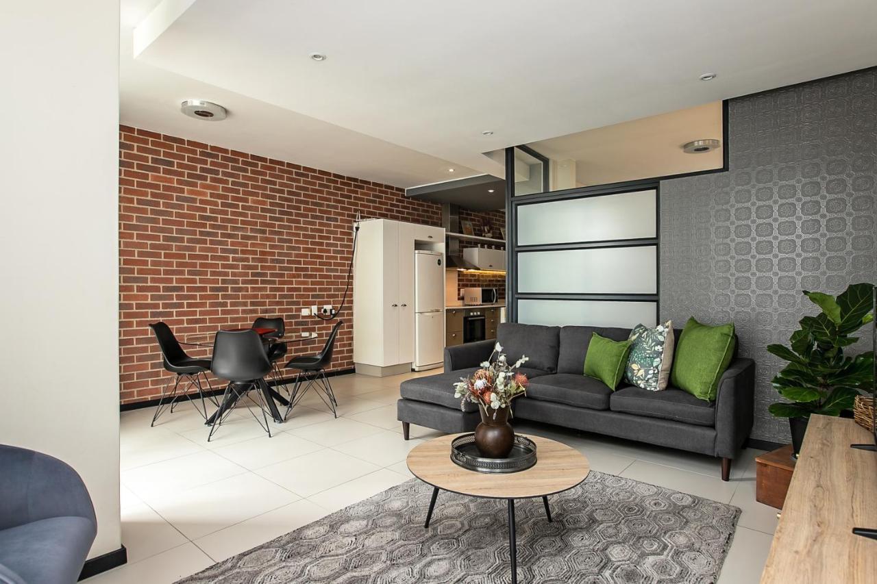 Easy - The Vantage Rosebank * Johannesburg