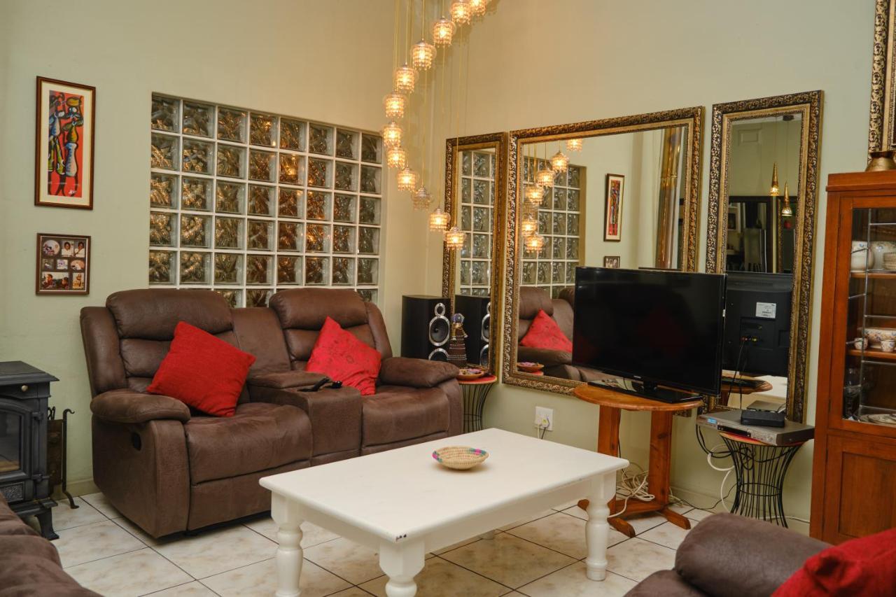 Hidden Retreat In Kensington Holiday home *