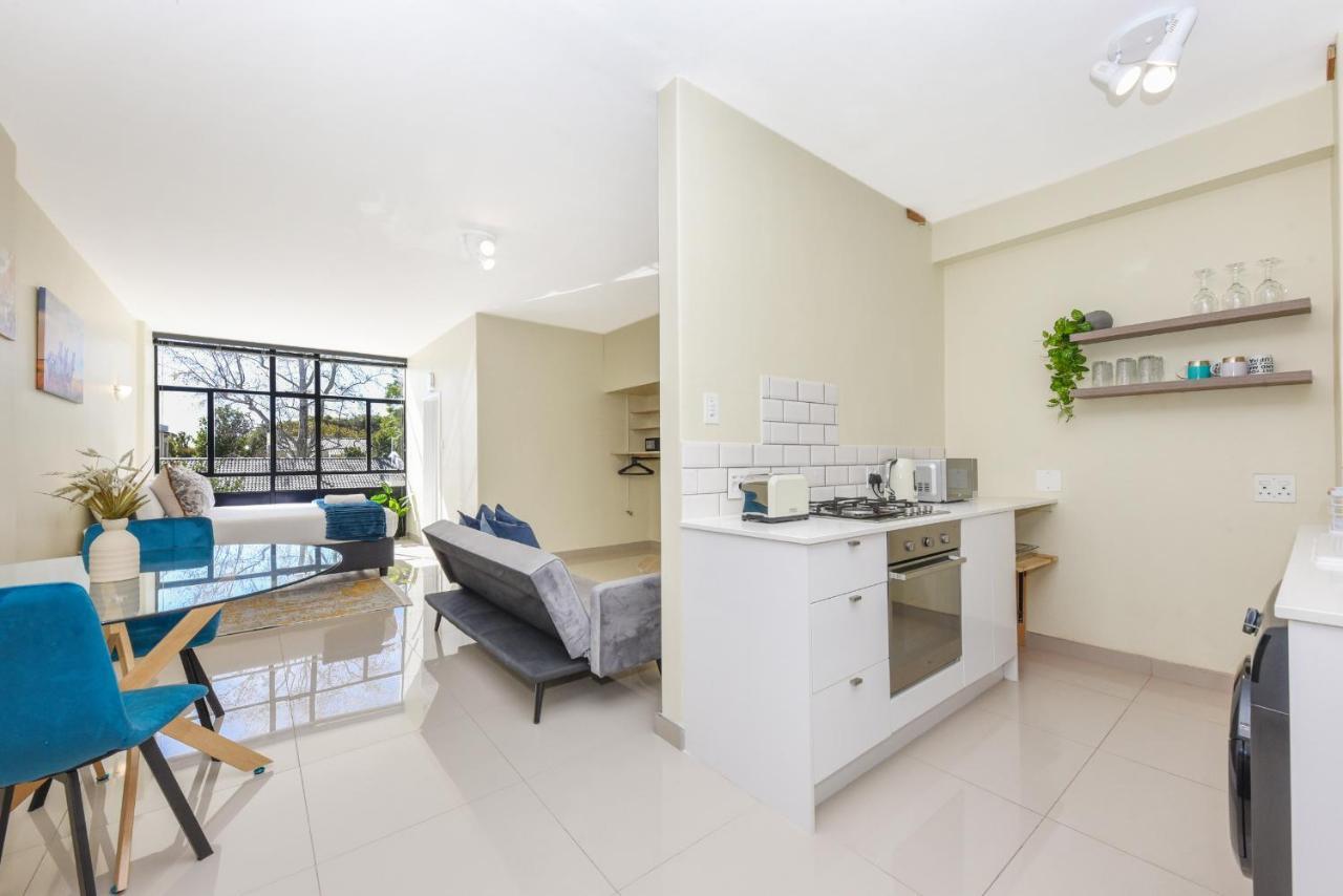 Apartment Illovo Mews 210 *