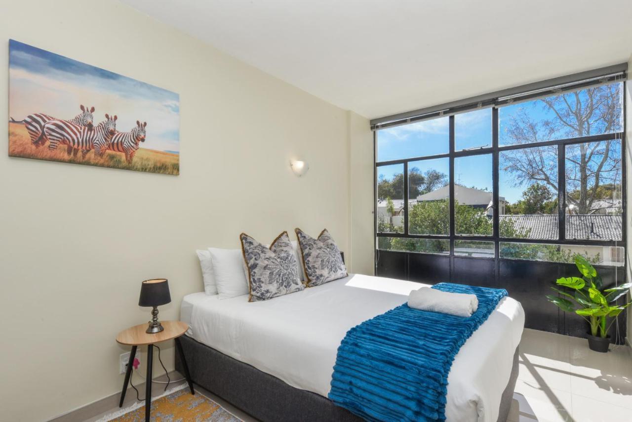 Apartment Illovo Mews 210