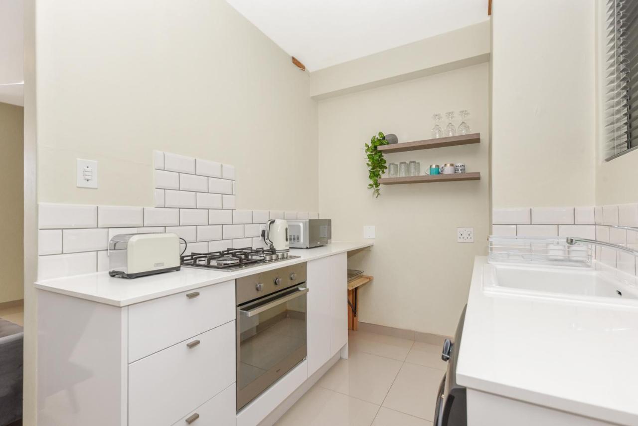 Illovo Mews 210 * Johannesburg