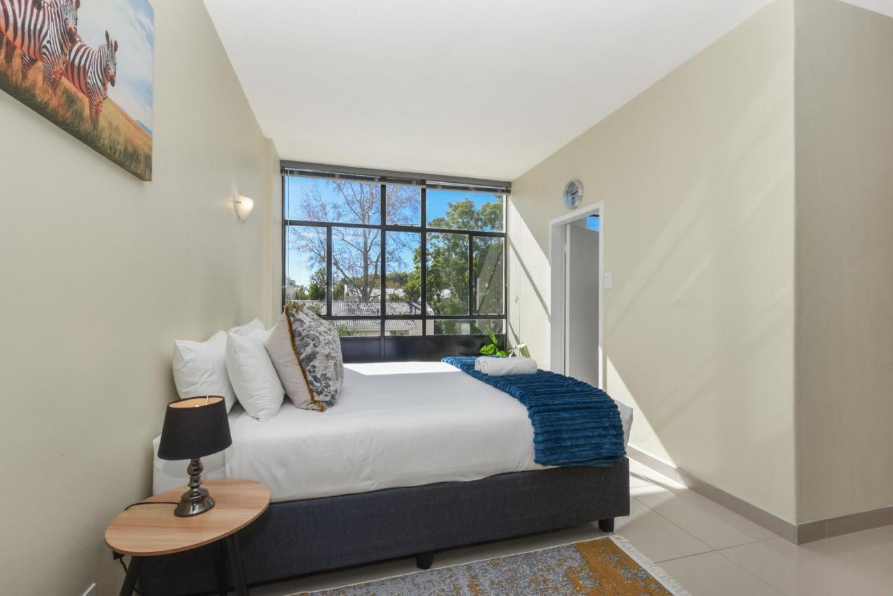 Illovo Mews 210 Apartment Johannesburg