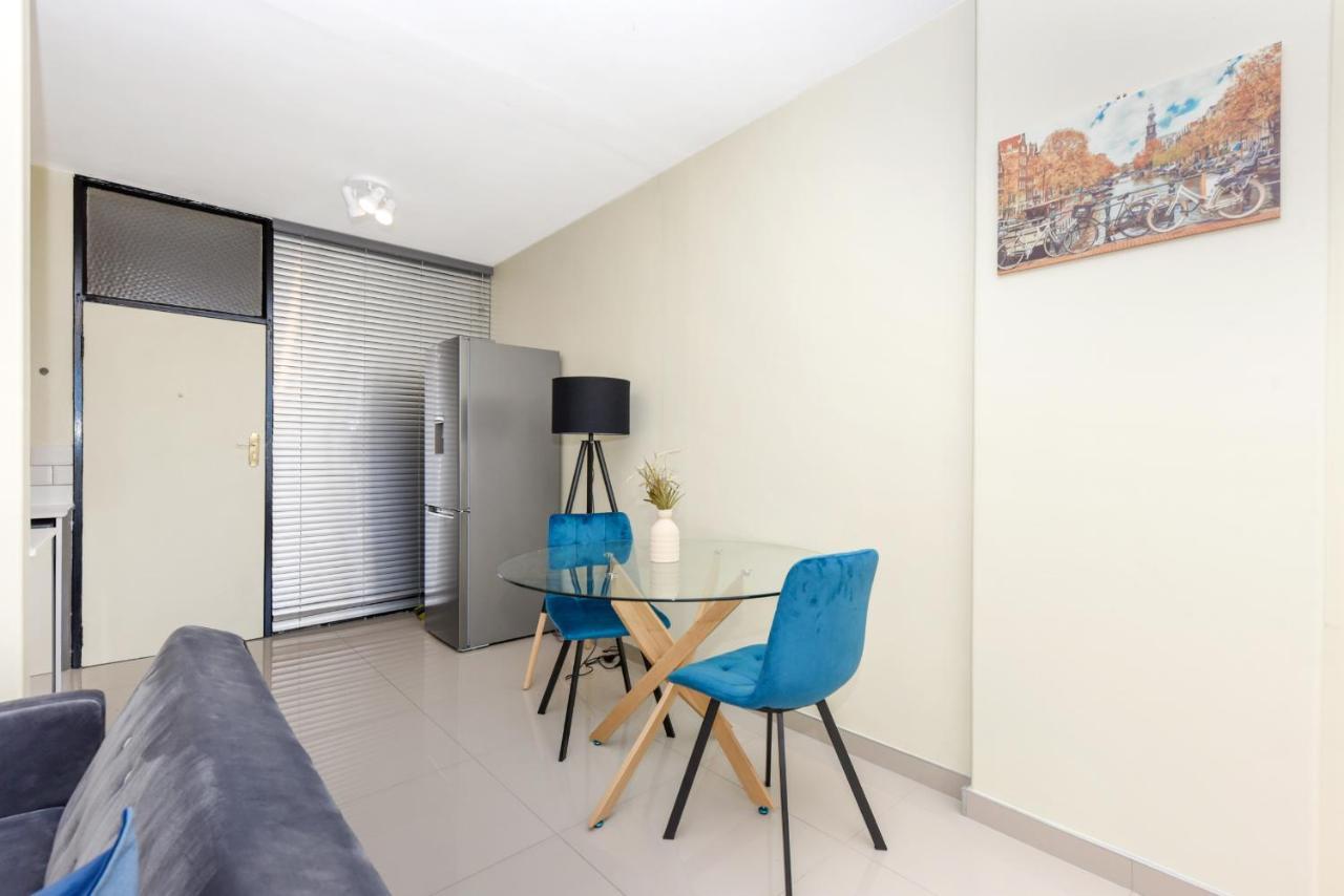 Illovo Mews 210