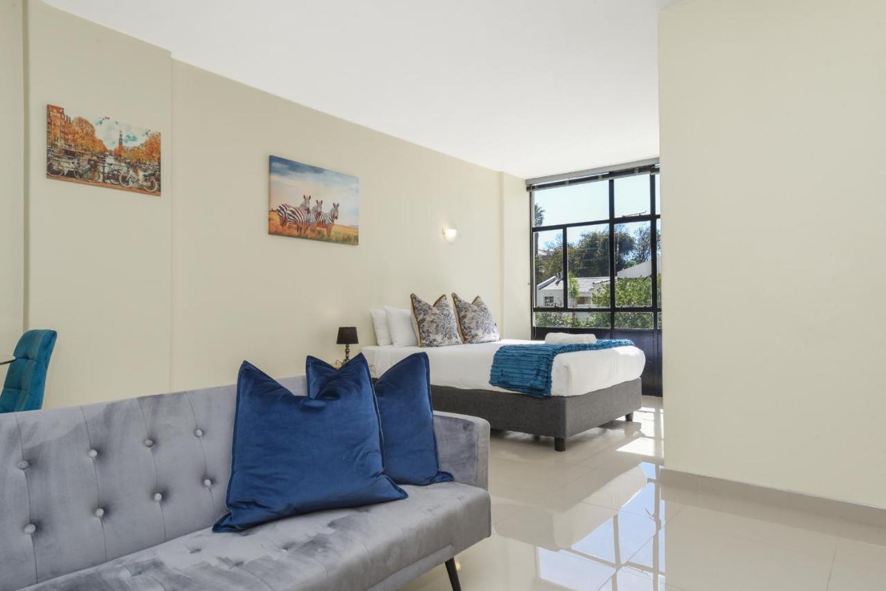 Apartment Illovo Mews 210 *