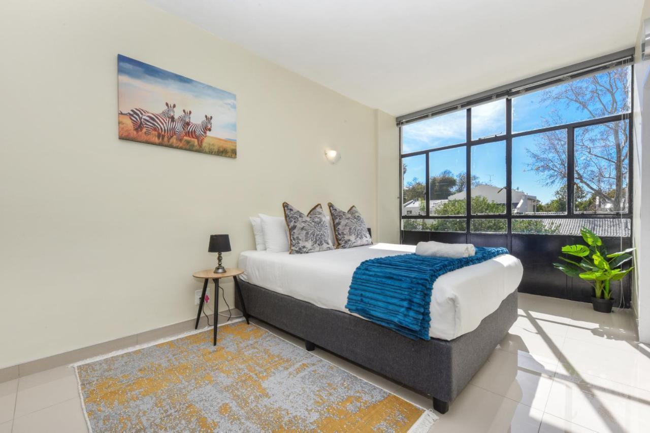 Apartment Illovo Mews 210 *