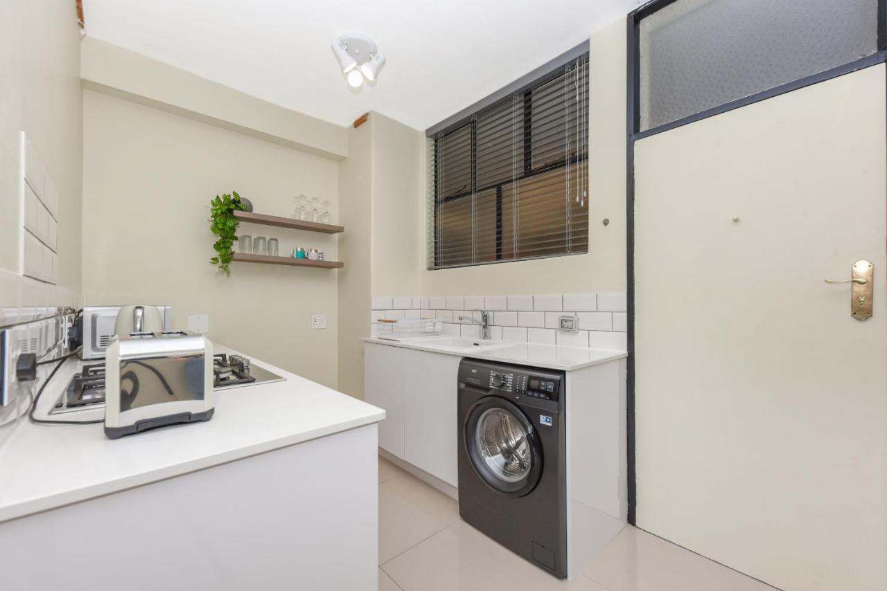 Illovo Mews 210 Apartment