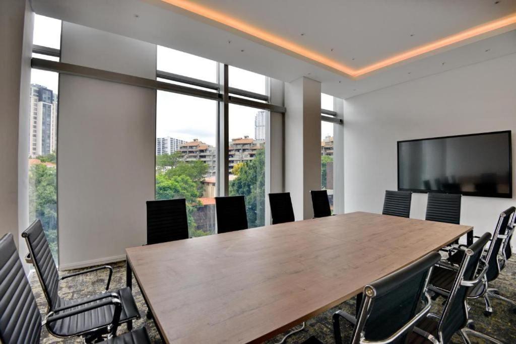 Modern 1br Apt Near Sandton City No Loadshedding *