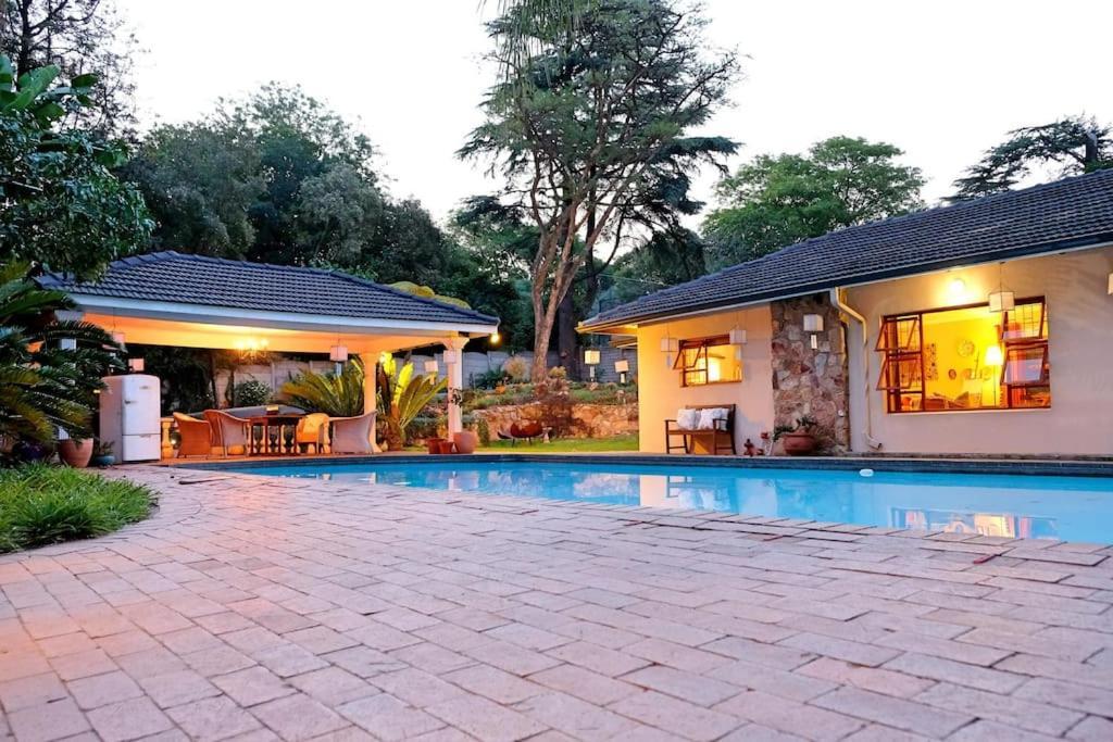Apartment 2 Bed Cottage, Bryanston, Sandton *