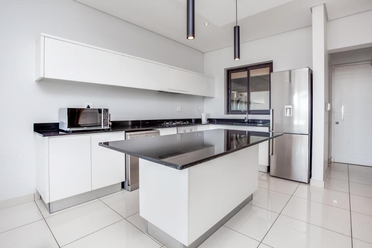 Urban Oasis At One Hyde Park Apartment Johannesburg