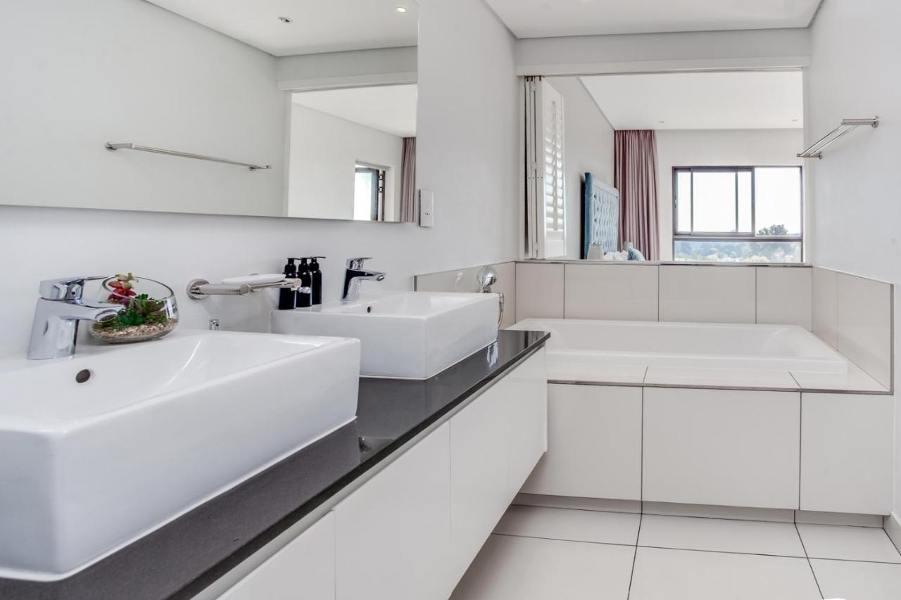 Urban Oasis At One Hyde Park * Johannesburg
