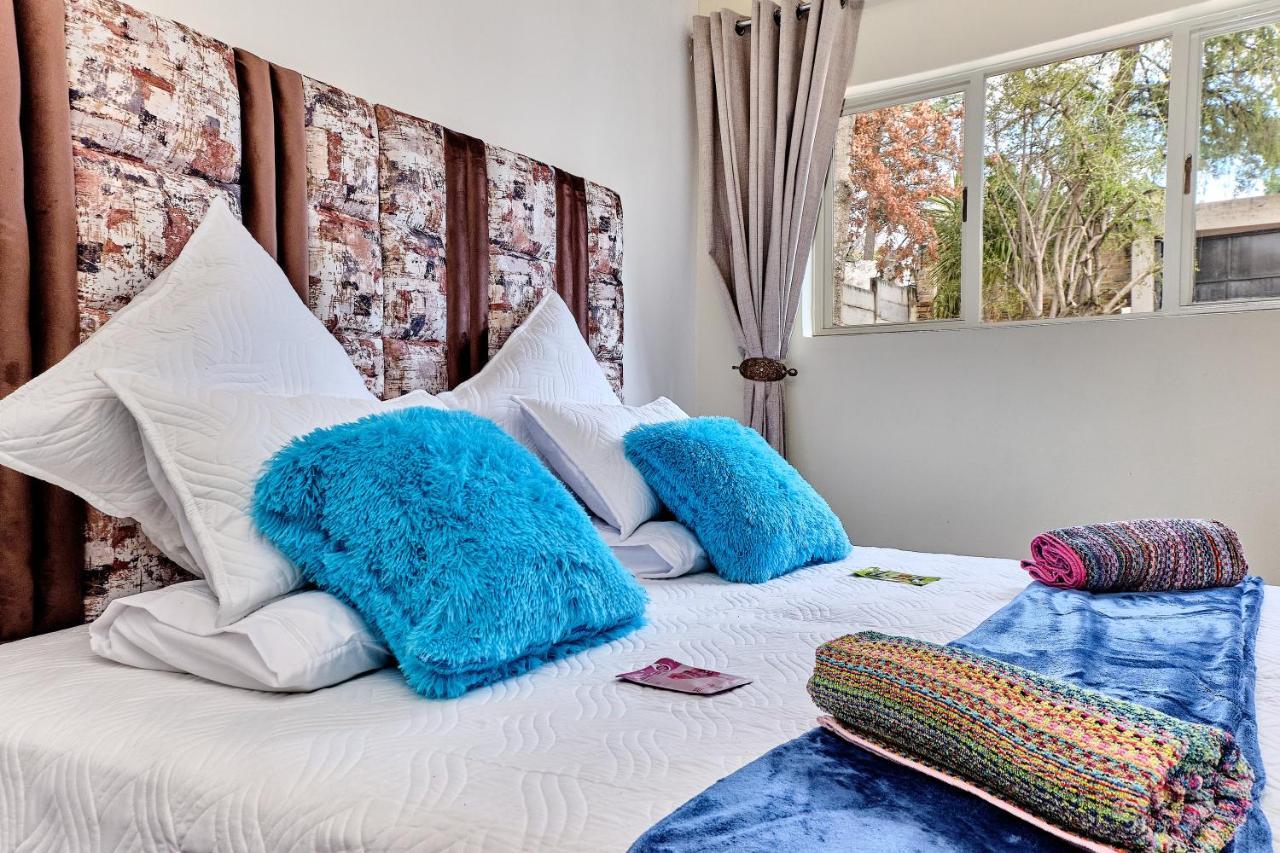 Holiday home Charming House In Sandton With An Inverter