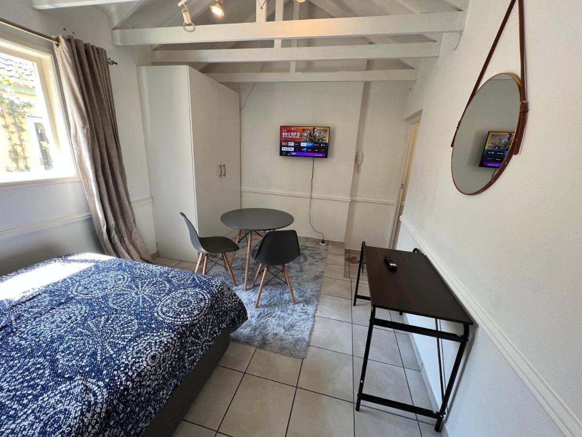 Stunning In Sandton - Back Up Power & View * Joanesburgo