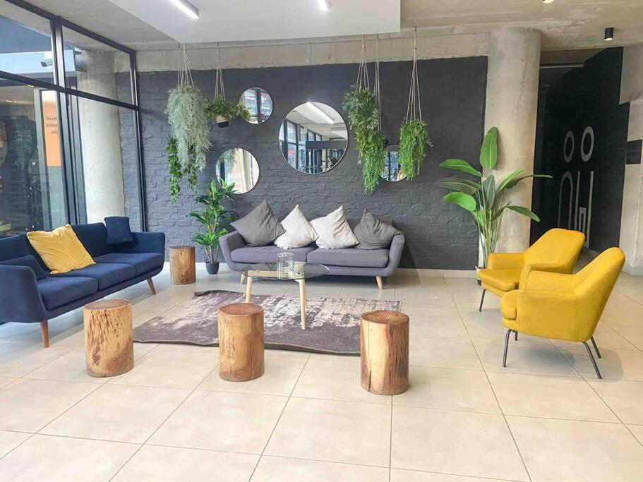 Cozy Escape Bachelor In Maboneng + Uncapped Wi-fi. * Johannesburg