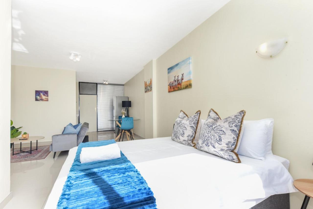 Apartment Illovo Mews 210 *
