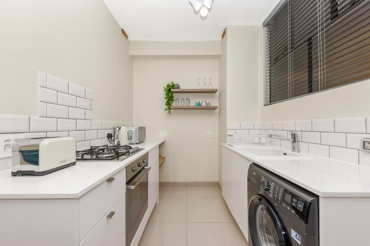 Illovo Mews 210 * Johannesburg