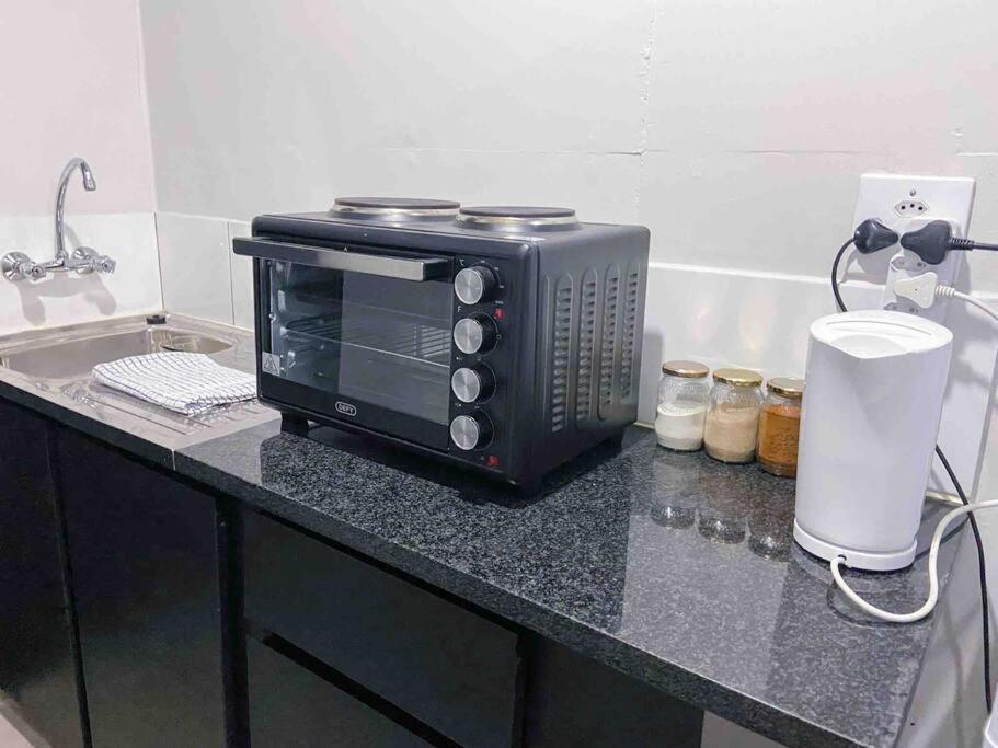 Apartment Cozy Escape Bachelor In Maboneng + Uncapped Wi-fi. Johannesburg