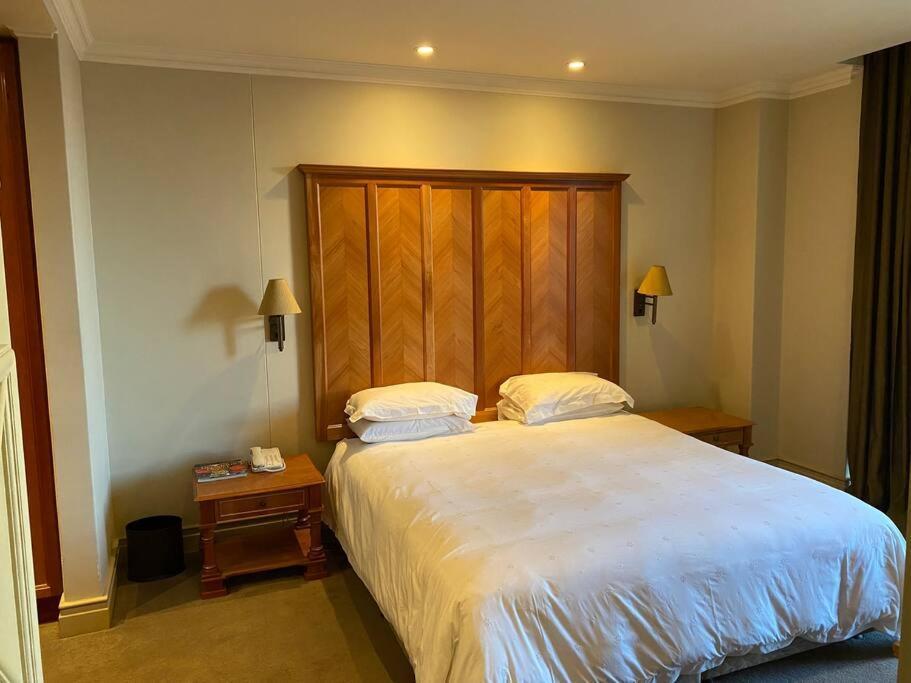 Sandton Michelangelo Towers Luxury Căn hộ *