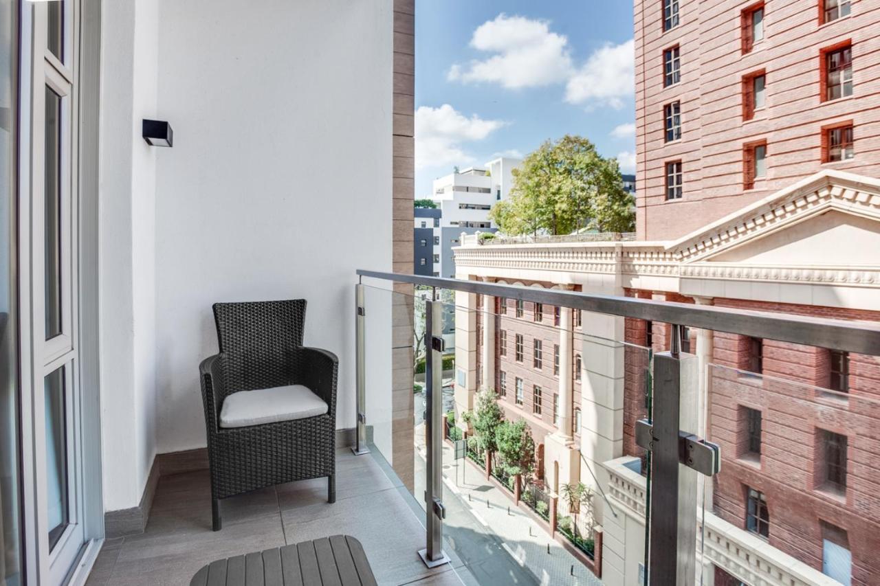 Apartment Tyrwhitt Serviced In Rosebank