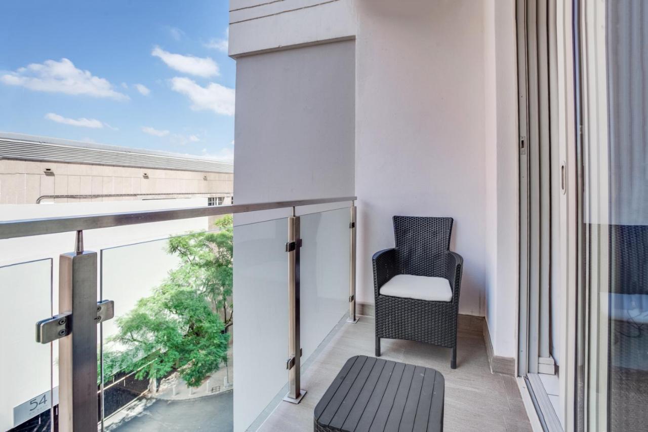 Apartment Tyrwhitt Serviced In Rosebank