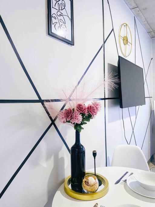 Apartment Cozy Escape Bachelor In Maboneng + Uncapped Wi-fi.