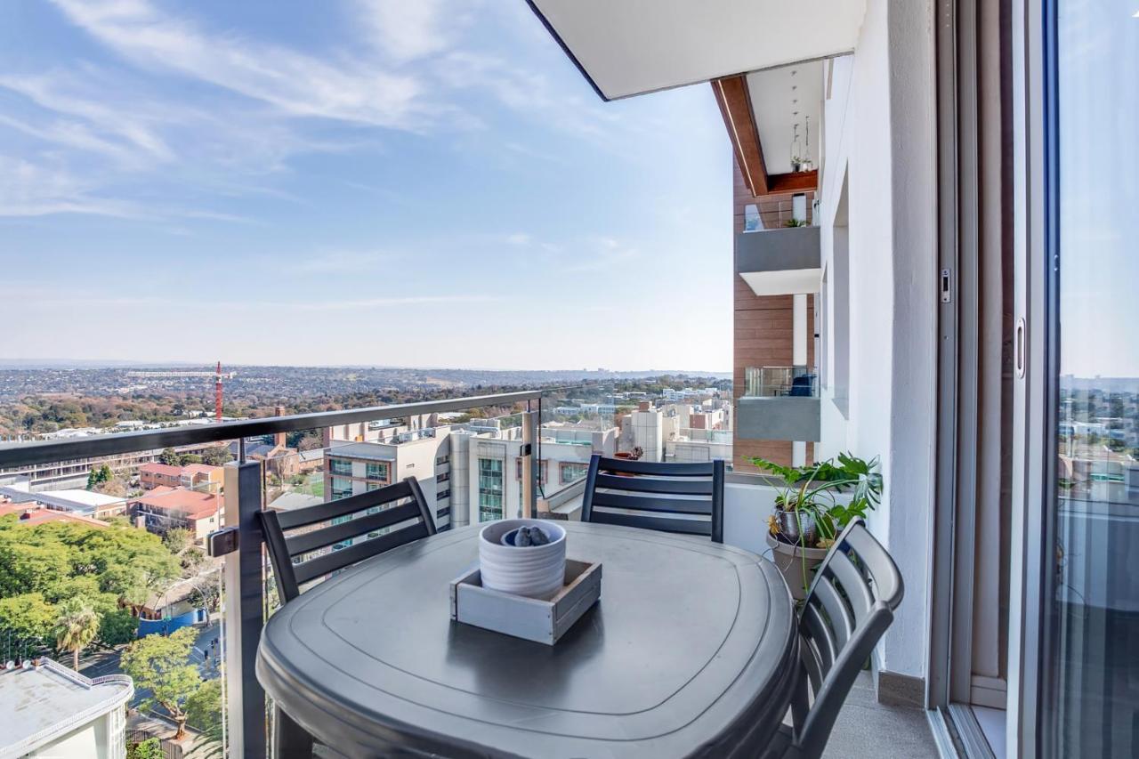 Tyrwhitt Serviced In Rosebank Apartment