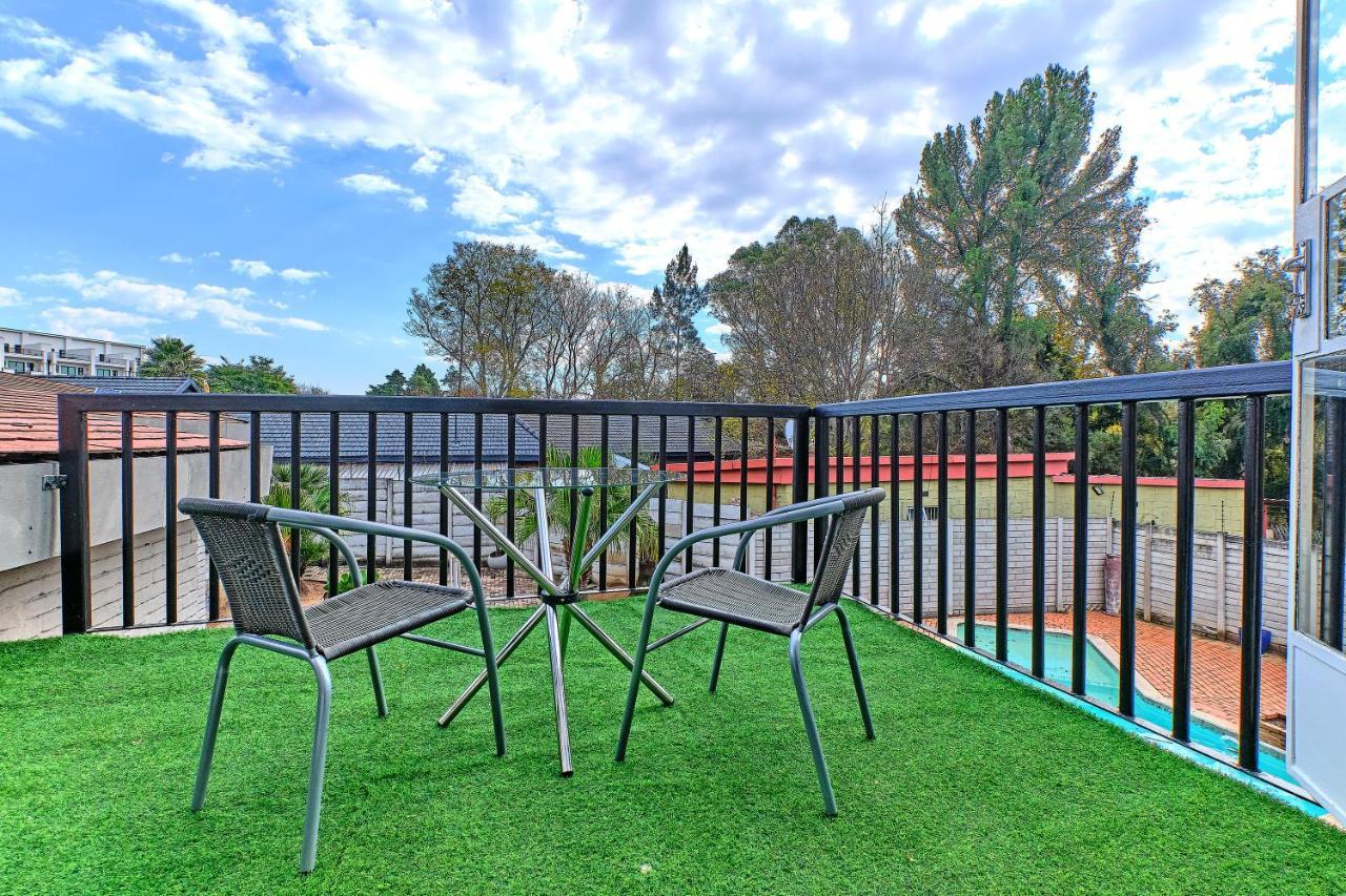Holiday home Charming House In Sandton With An Inverter