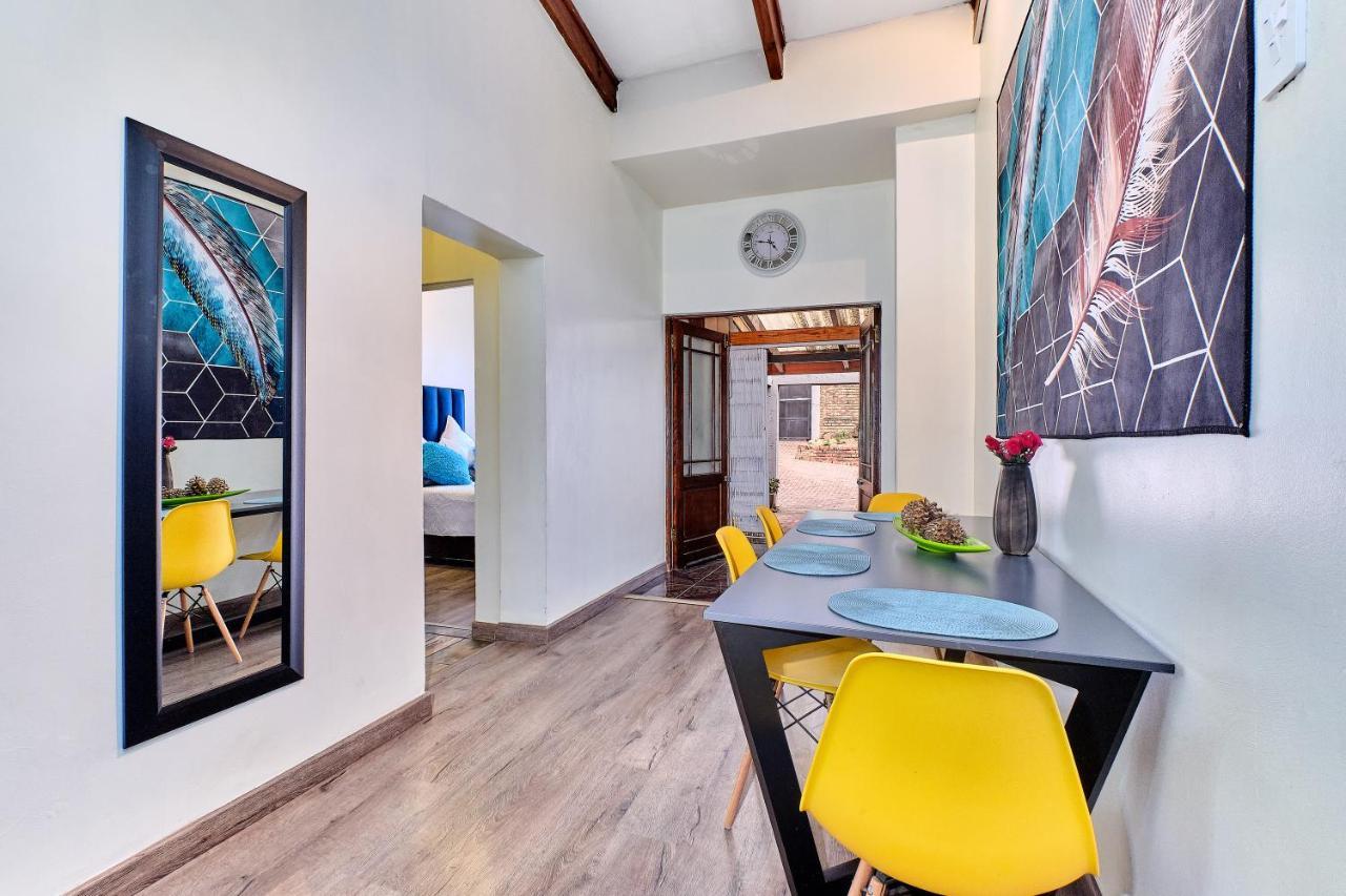 Charming House In Sandton With An Inverter * Johannesburg