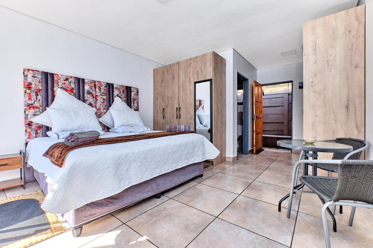 Holiday home Charming House In Sandton With An Inverter