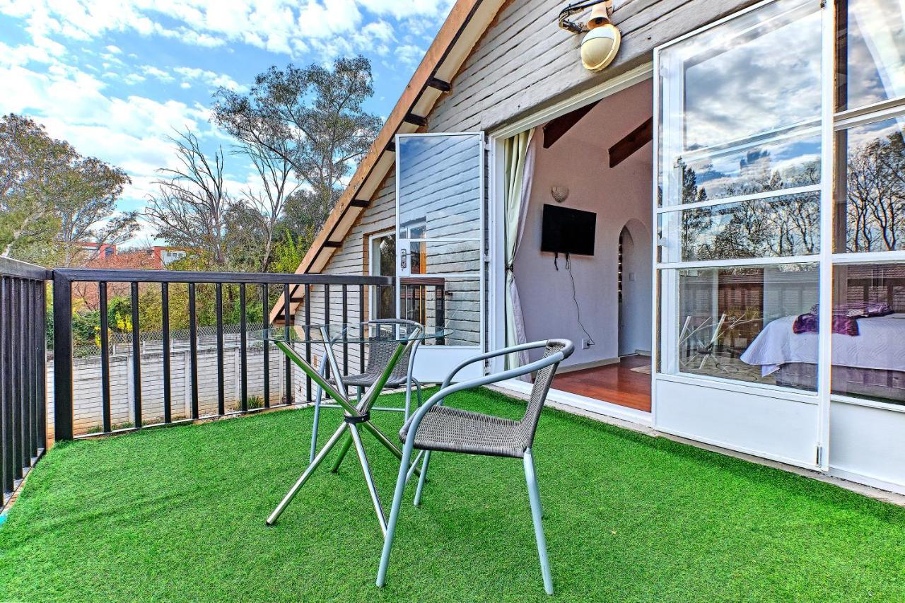 Holiday home Charming House In Sandton With An Inverter *