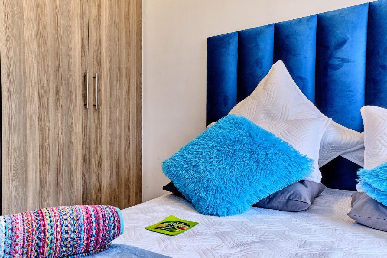 Charming House In Sandton With An Inverter Holiday home *
