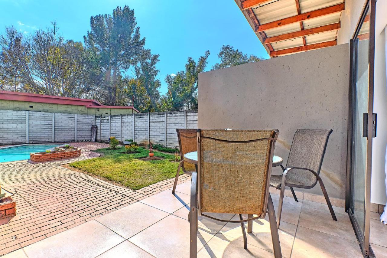 Charming House In Sandton With An Inverter