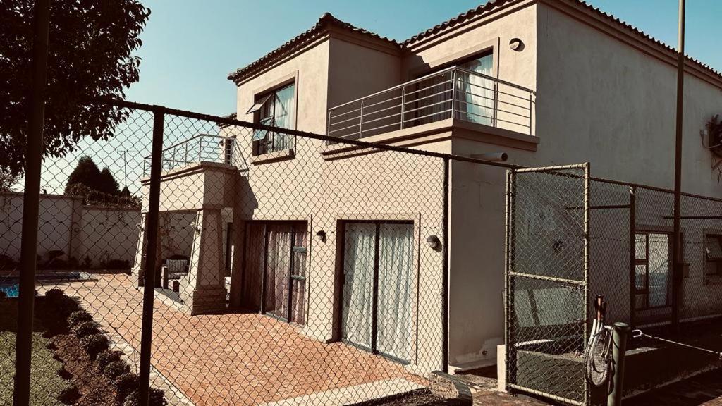 Guest house The Hide In Sandton Johannesburg