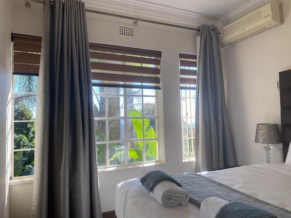 Safari -beautiful 3 Bedrooms, 10-seater Dining , Tv Room, Garden & Pool