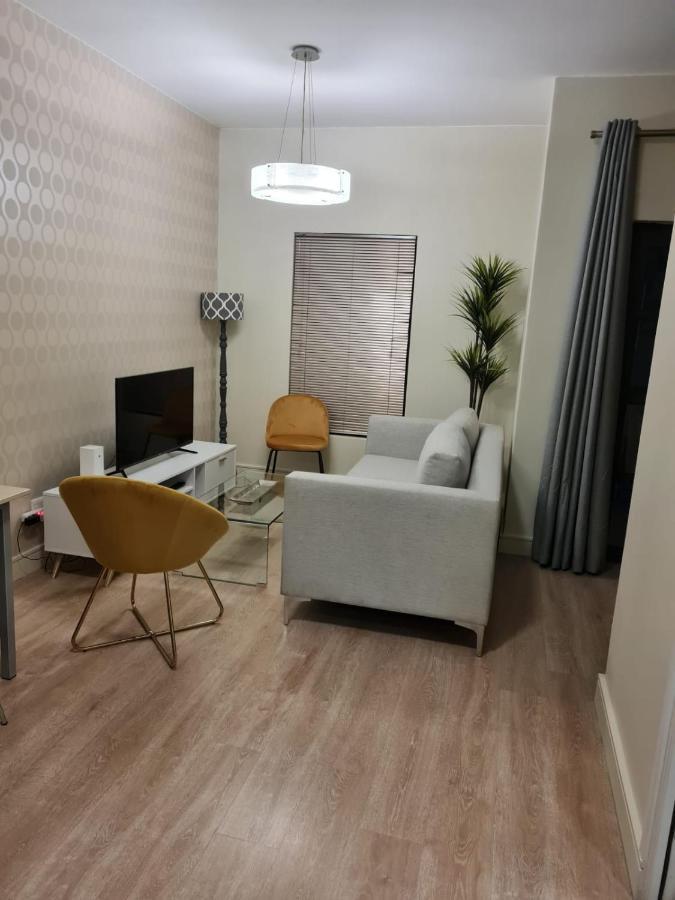 Modern One Bedroom In Rivonia Căn hộ *