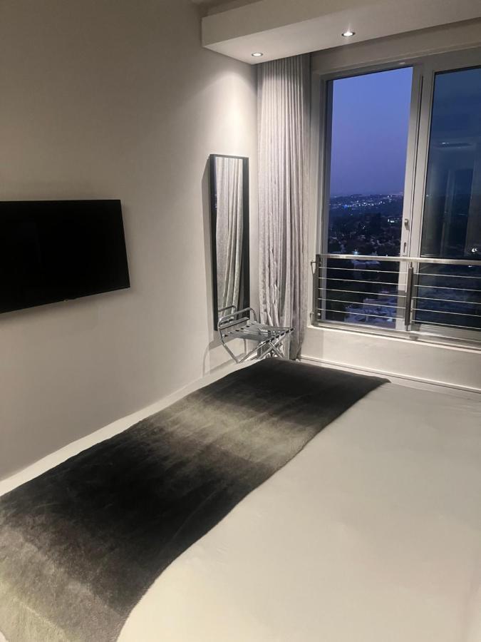 Apartment 101 On Katherine 5 Star
