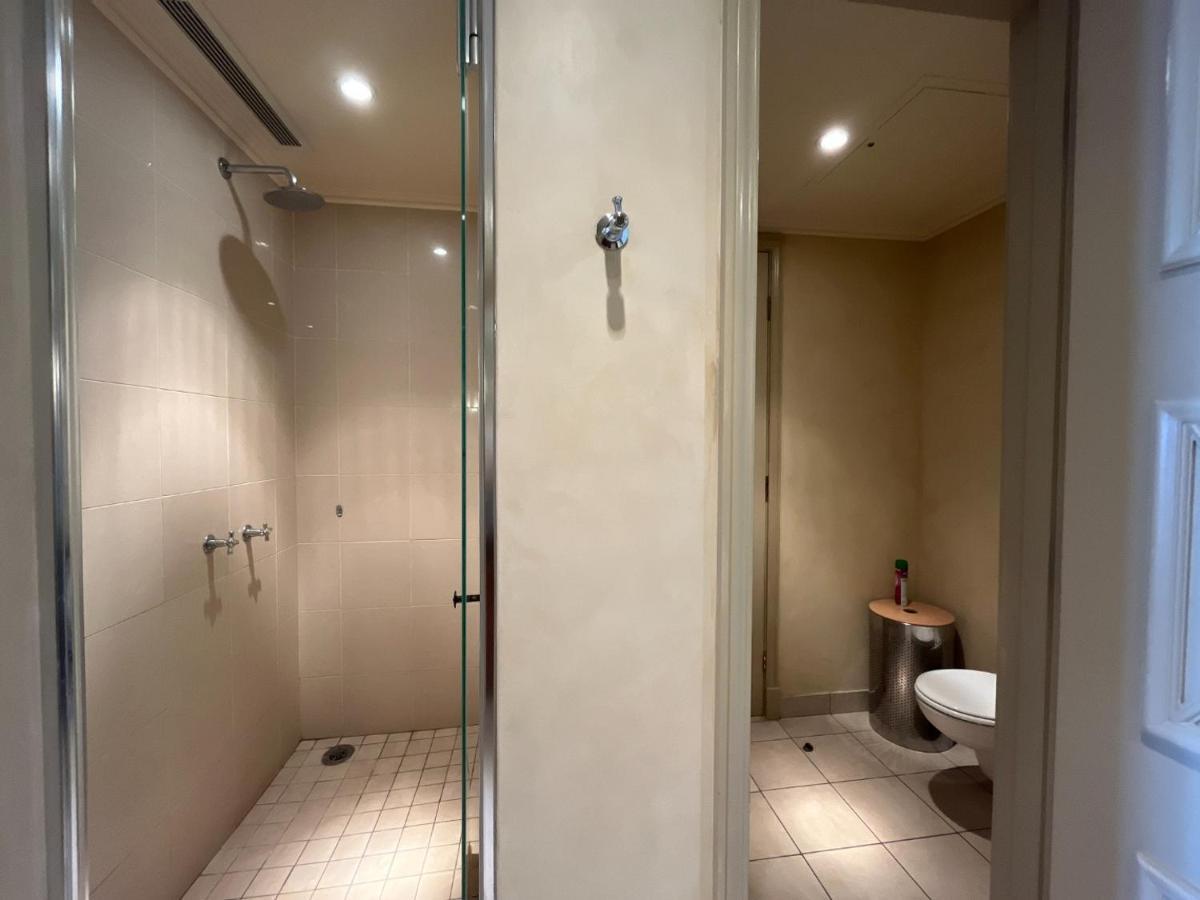 Căn hộ Sandton Michelangelo Towers Luxury