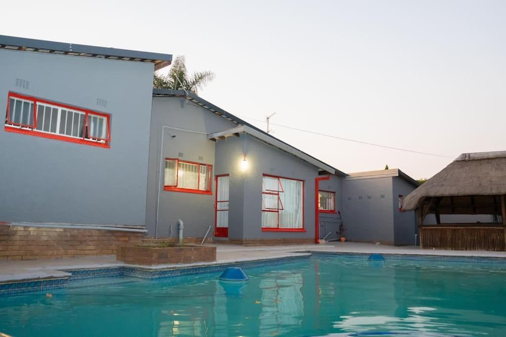 Guest house Grey Shade Place