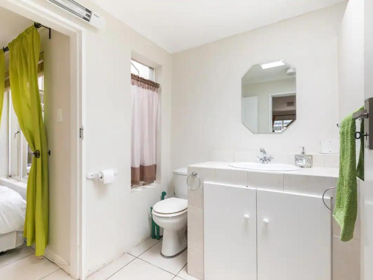 Parkhurst Apartment *