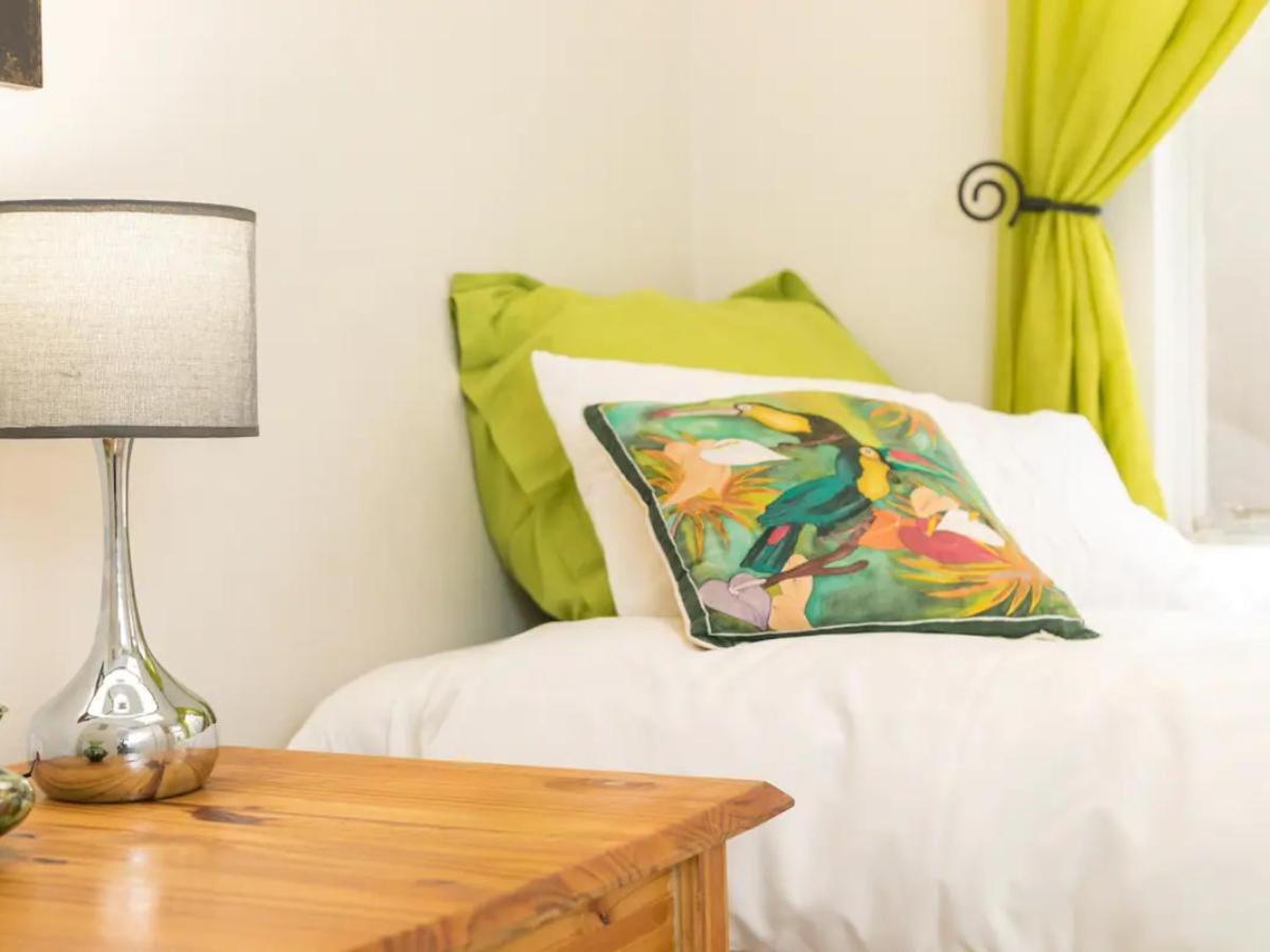 Parkhurst Apartment *