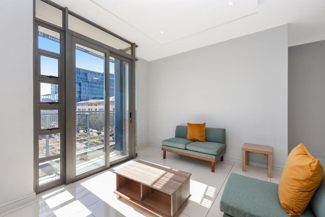 The Median Rosebank Luxury - Building With Generator Johannesburg