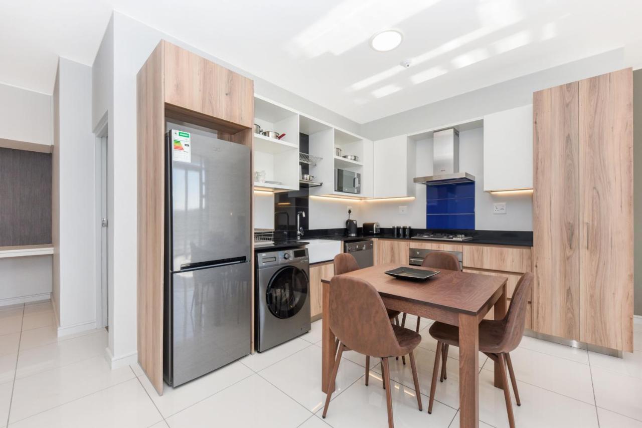 The Median Rosebank Luxury - Building With Generator Apartment Johannesburg