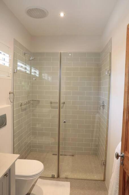 Gorgeous 1-bedroom Sandton Flat Apartment *