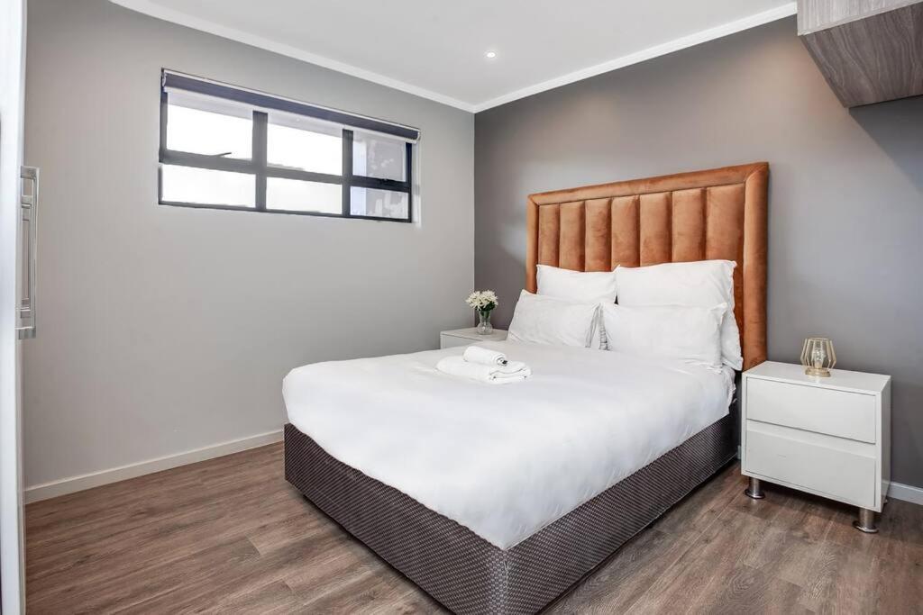 Apartment The Galleries Serviced In Rosebank *