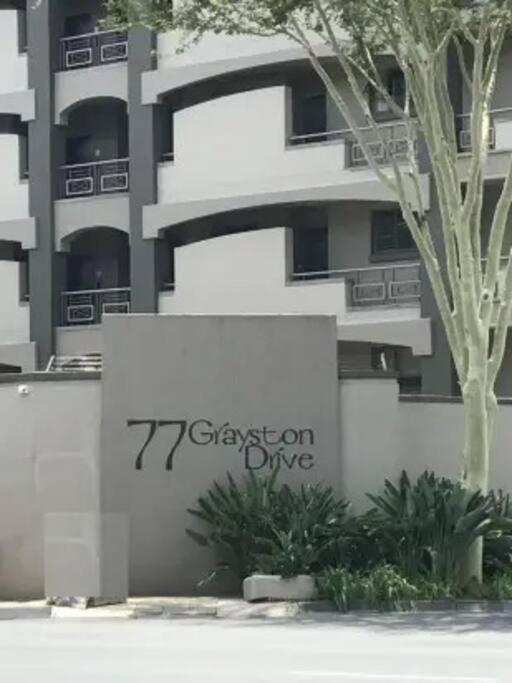 Căn hộ & Secure 2-bedroom Sandton Apt. Johannesburg