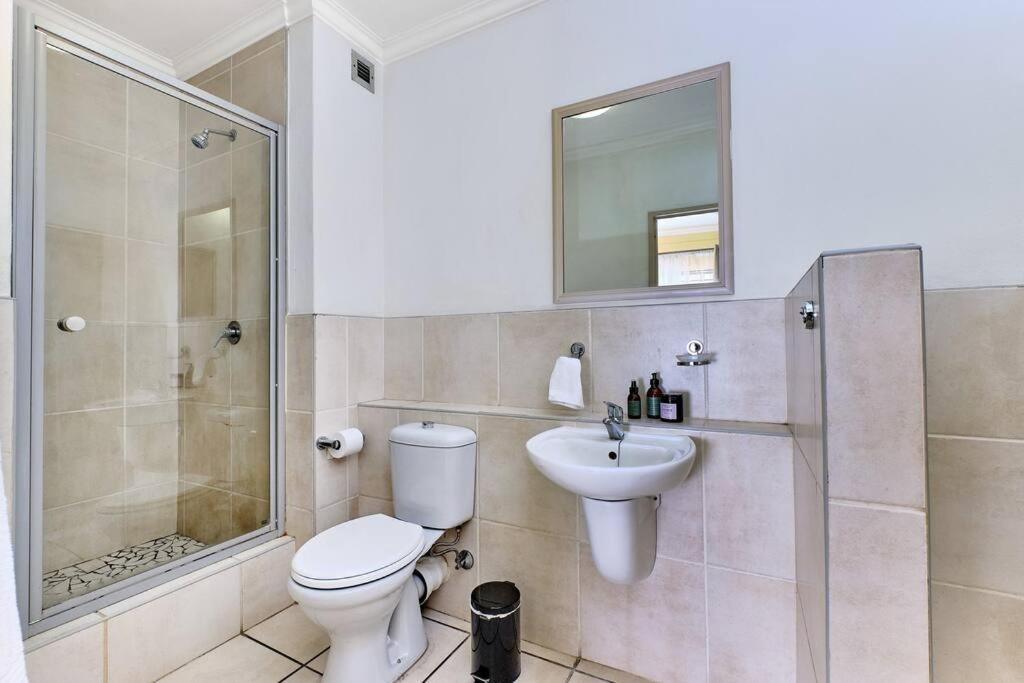 Apartment Muanu Property Sandton Johannesburg