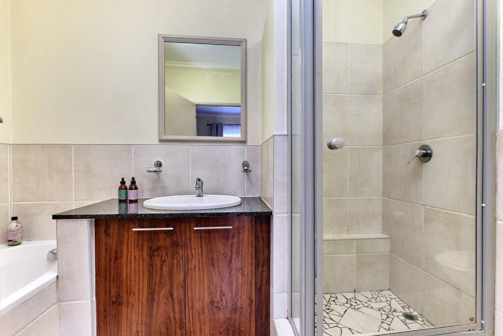 Apartment Muanu Property Sandton