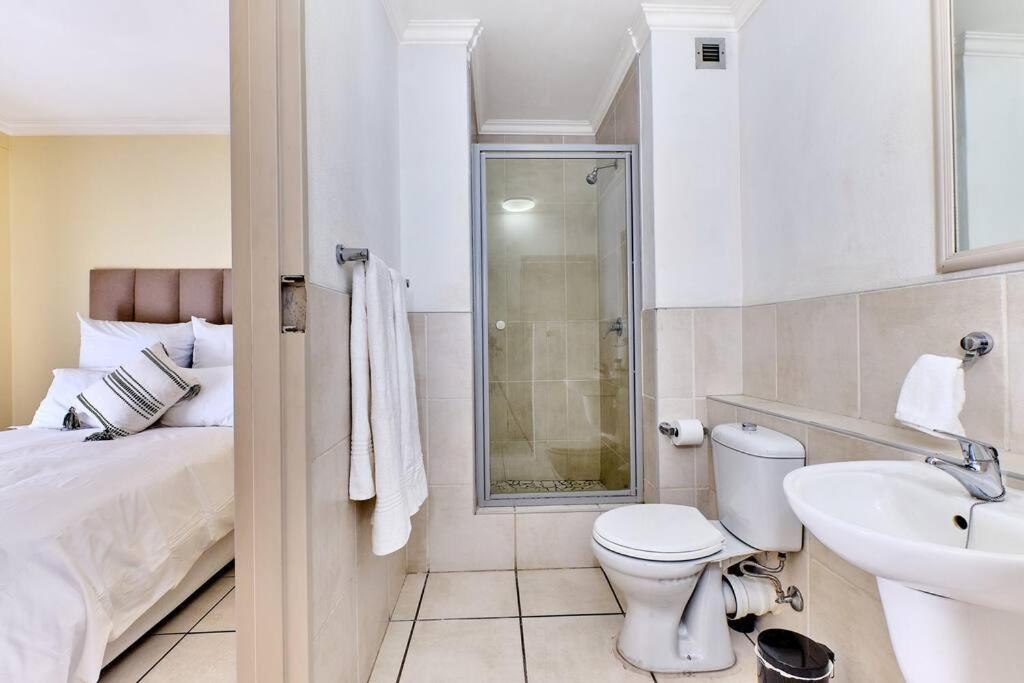 Apartment Muanu Property Sandton Johannesburg