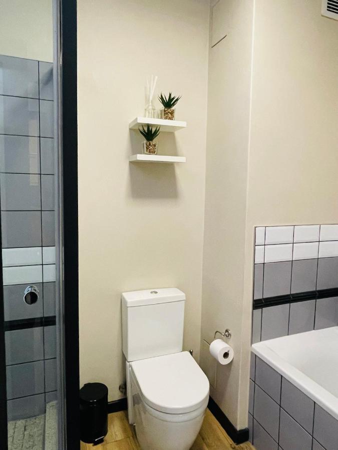 Apartment No316 The Vantage Rosebank Johannesburg