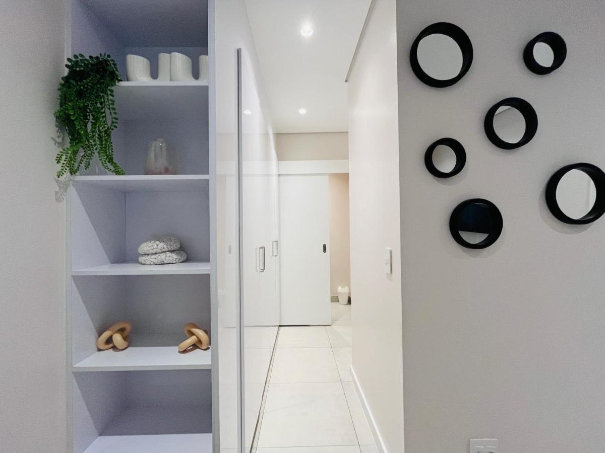 1 Bedroom In Sandton Apartment Johannesburg